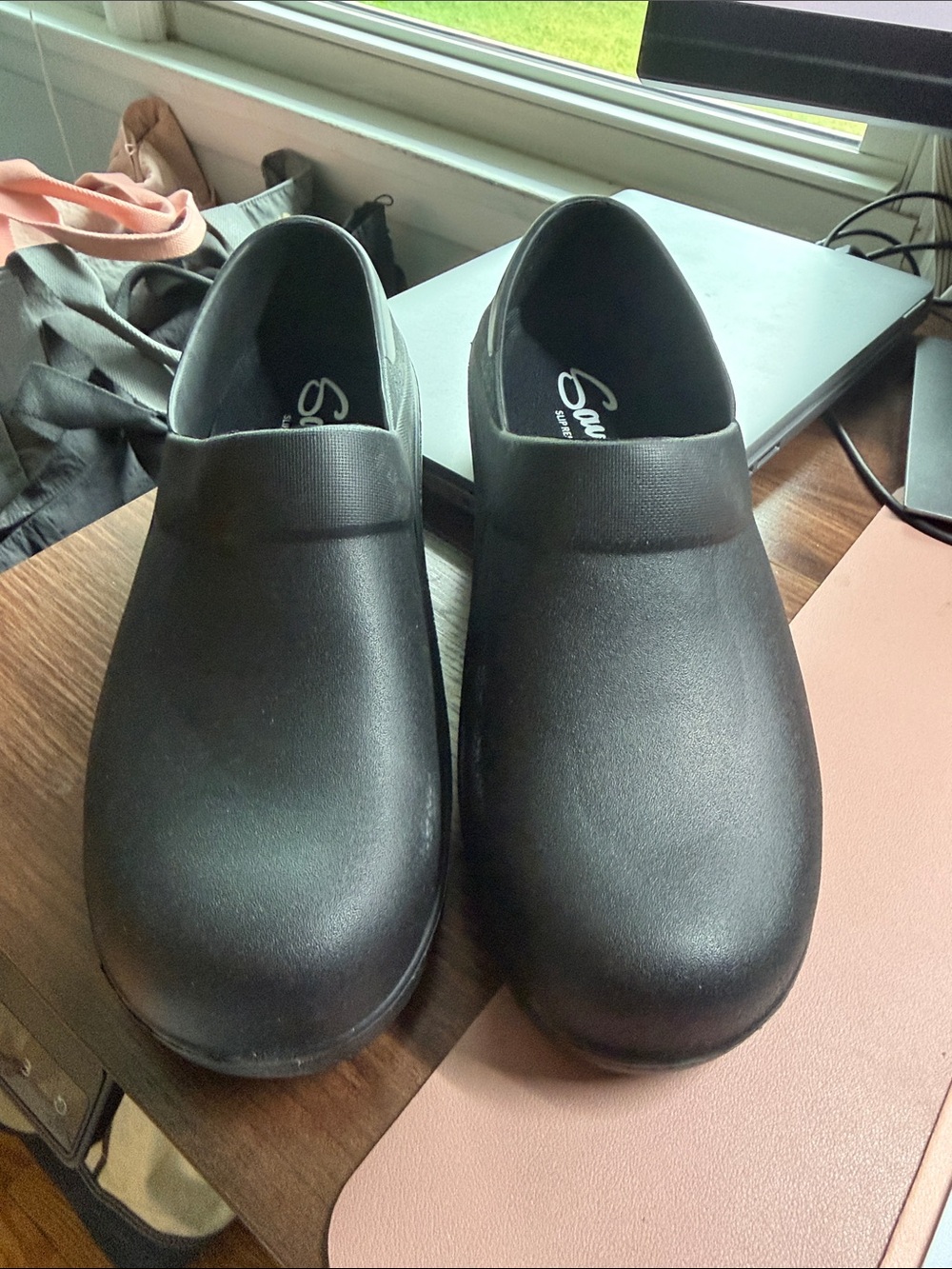 Savvy Black Slip-On Women's Clogs